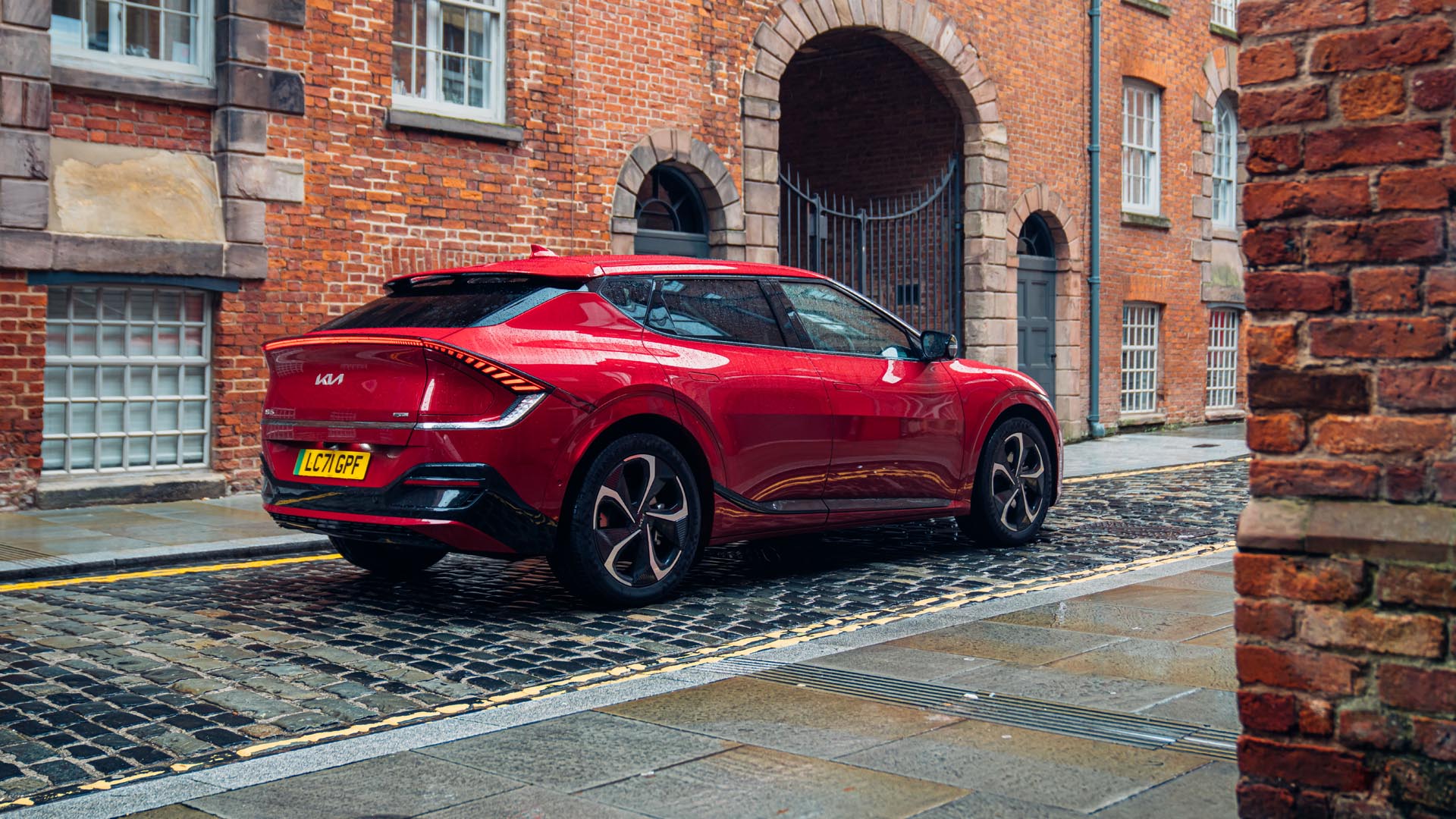 Kia EV6 Review & Prices 2023 AutoTrader UK